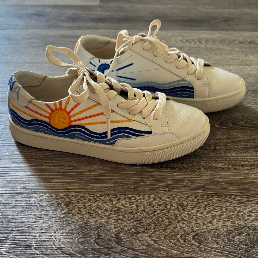 Soludos White and Blue Sun Design Sneakers